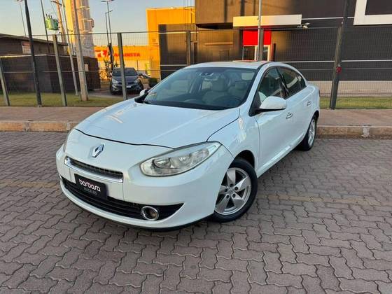 RENAULT FLUENCE 2.0 DYNAMIQUE 16V FLEX 4P AUTOMÁTICO RENAULT FLUENCE 2.0 DYNAMIQUE 16V FLEX 4P AUTOMÁTICO